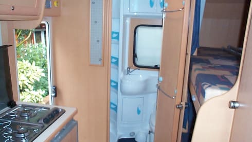 Super plenty of indoor space. Pleasant light inside. Completely self-sufficient.