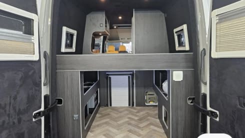 Doogle – 5 berth Vw Crafter campervan lwb