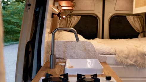 5. Vanlife mit Stil | Voll ausgestattetes Off-Grid-Campingfahrzeug