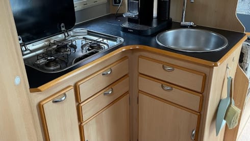 Eura Mobil – Spacious, 6-person family camper from 2003