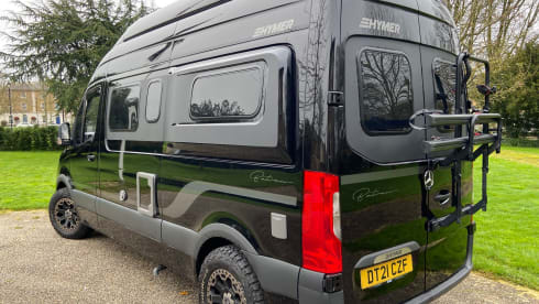 Batvan – Grote luxe Hymer-camper met 5 slaapplaatsen uit 2021