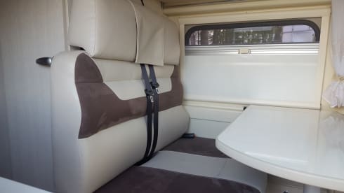 Luxurious and fine Chausson Twist