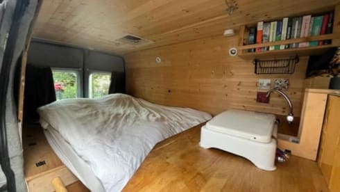 Bodhi – Comodo e spazioso Ford Transit, pronto per l'avventura.