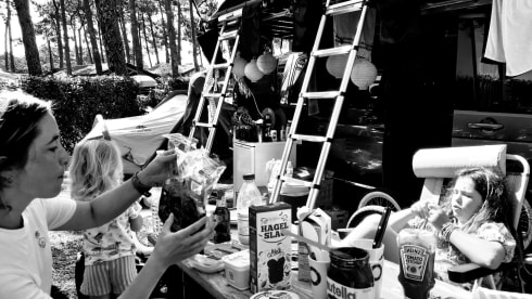 Easy rider  – VW Caravelle 4 pers. Camper van (2 x roof tent)