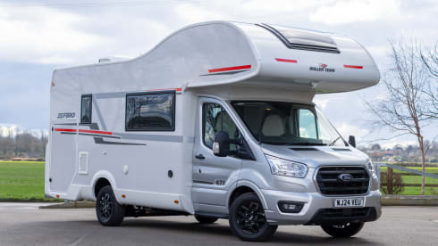 VEU – Large 6 Berth Motorhome | Air Conditioned | WiFi | Spacious 