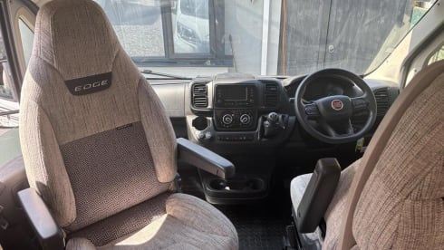 Edge 466 – Swift Edge, 6 Berth, 6 Seatbelts