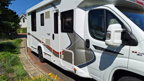 Heerlijk onderweg  – 4p Challenger semi-integrated from 2017