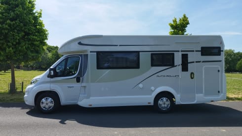 New and Luxurious 2023 Reg, Roller Team Autoroller 707 automatic Motorhome 