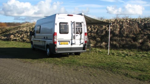 off to the sun for rent, luxury bus camper