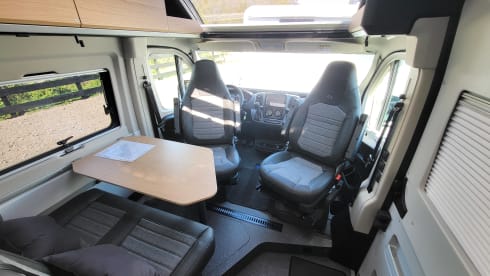Adria Twin Sport 640 SLB wit – Chic camper van automatic with single beds, navigation system, etc.