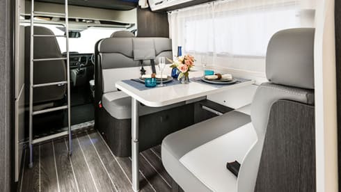 Rollerteam Zefiro 675 6 Berth Luxury Family Motorhome