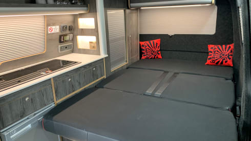 Ninja 1 – High spec Volkswagen T6.1 campervan