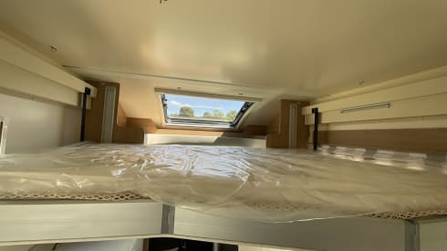 Wanderer – 6 berth Roller Team semi-integrated from 2022 Automatic