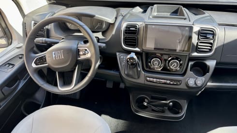 2p Fiat bus uit 2026 - McLouis Menfys 4 Prestige