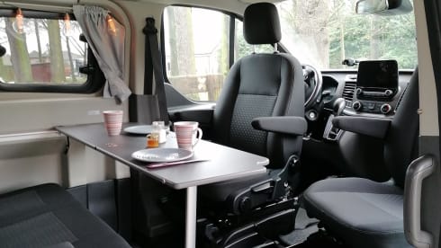 4p Ford campervan uit 2021