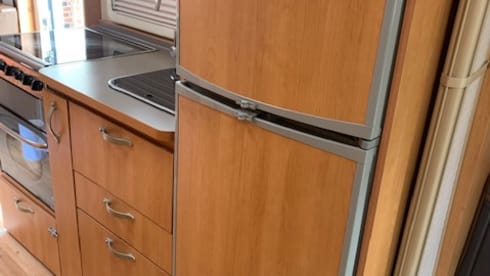 Harlie – 6 berth Euramobil Activa 820 HS 3.0L tag axle 