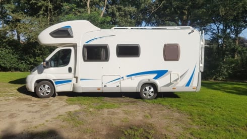 Cristall – The pinnacle of freedom: spacious alcove motorhome