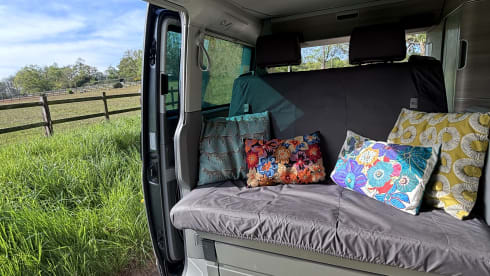 VW-Campingbus mit 4 Schlafplätzen, Baujahr 2001