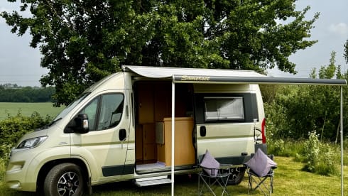 Rolling Retreat ✨ – Stunning 2 berth Fiat campervan 