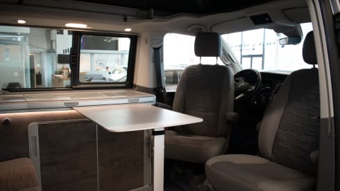 Bulli – 4p Volkswagen T6 California Ocean campervan from 2020