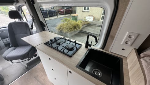 2p Mercedes-Benz bus from 2024