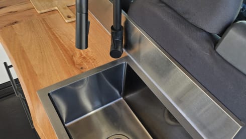 Bravo – 2p off-grid camper (conversion 2024)