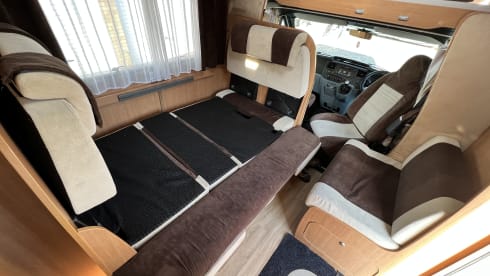 Flash – Chausson Flash 03 Motorhome - 6 birth