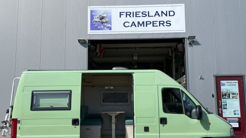 Possl bus camper with many free extras