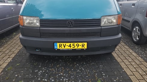 Happy place – 4p Volkswagen campervan from 1994