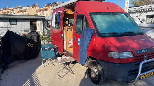 2p Peugeot postslag bus uit 2000