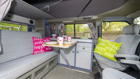 Happy - Cozy and robust VW T4 California with sleeping roof