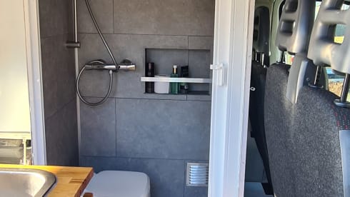 Piebe – Peugeot Bus camper, complete house on wheels