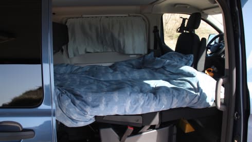Dries – Ford Nugget plus 4p (push roof) ideal for road trip/free camping