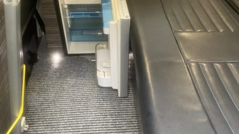 Luna – Volkswagen Transporter 4 Birth camper van