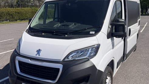 Minty B – 3 berth Peugeot campervan from 2022