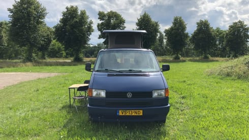 2p Volkswagen bus from 1992