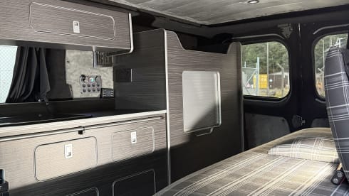 THE WEE HOOSE – Das kleine Haus – Vauxhall Vivaro LWB Wohnmobil – 4 Schlafplätze
