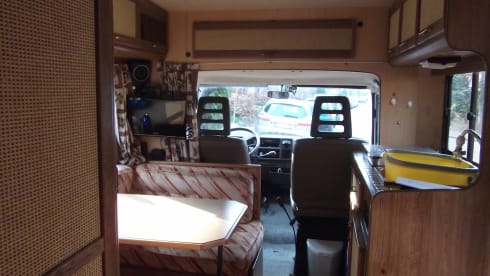 Nostalgic Oldtimer on LPG, 2/4p, fixed bed, roof racks.