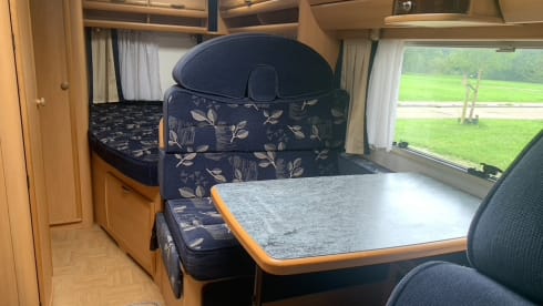 3 people LMC semi-integrated from 2001 for a wonderful holiday