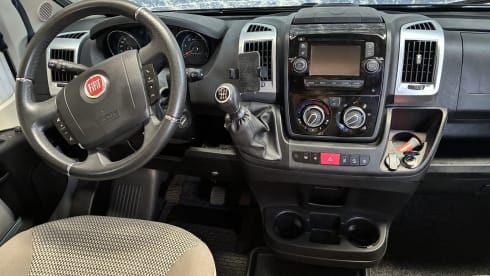 Buckies Travel House – Autobus Fiat a 2 posti dal 2026