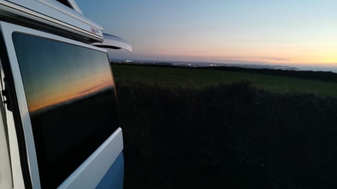 Penelope – Luxury VW T6 4 berth Campervan