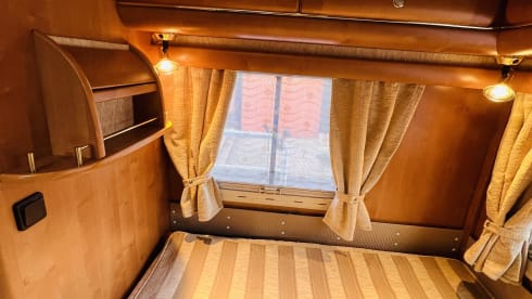 Compleet huisje op wielen! – Rapido Camper 2 person compact and complete!