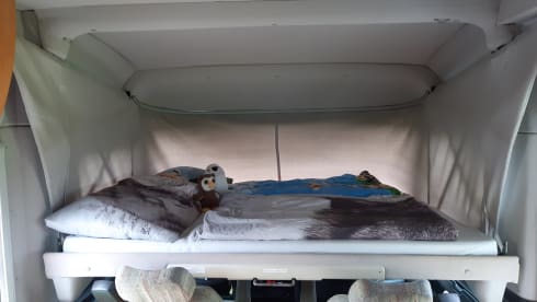 Complete and comfortable integral Knaus travel liner