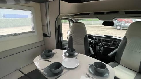 Roller 84 – ROLLER TEAM 284TL 5PERS. AUTOMATIQUE 2023 ENTIÈREMENT ÉQUIPÉE!