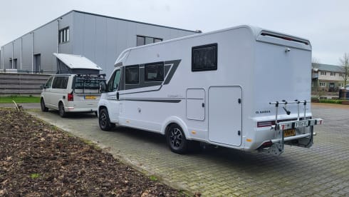Compact DL – Very spacious camper with air conditioning in the living area and complete inventory