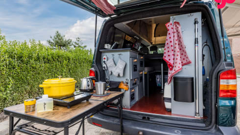 Menoenie – 4-person Volkswagen camper van