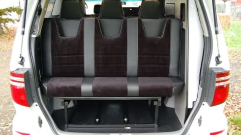 Austin – Toyota Alphard campervan met 2/3/4 slaapplaatsen, vanaf bouwjaar 2017.