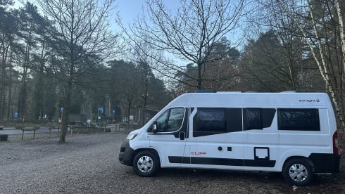 Magic Adventure – 3p Peugeot camper from 2024 is ready to go