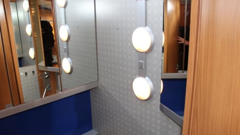 SPACIOUS LUXURY EQUIPPED CAMPER 2008