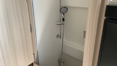 Flavio – Dreamer 4-seater van